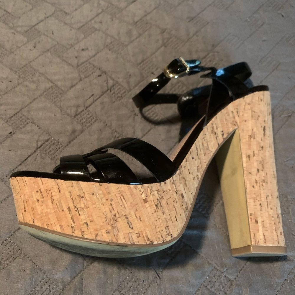 Vince Camuto Black Patent heels Size 9.5 - Picture 5 of 13